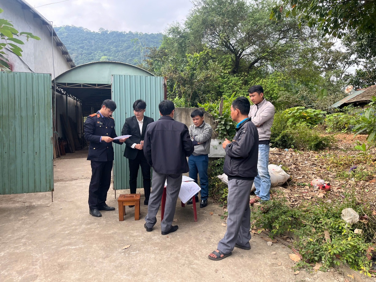 VKSND khu vực 12, TP Đà Nẵng phối hợp Tòa án xem xét, thẩm định tài tại chỗ đối với vụ án dân sự