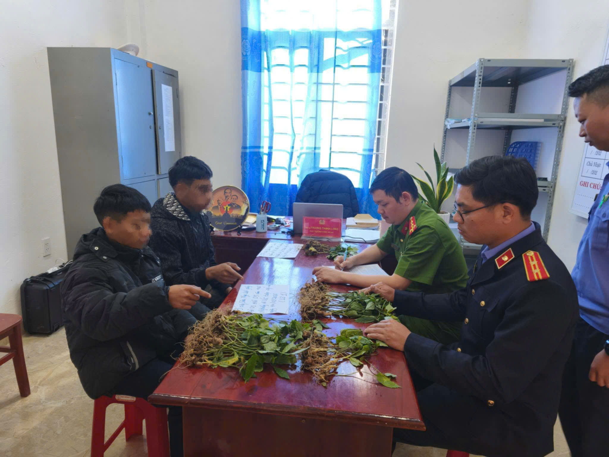 VKSND KHU VỰC 8 TRỰC TIẾP KIỂM SÁT KHÁM NGHIỆM HIỆN TRƯỜNG VỤ VIỆC “TRỘM CẮP TÀI SẢN”