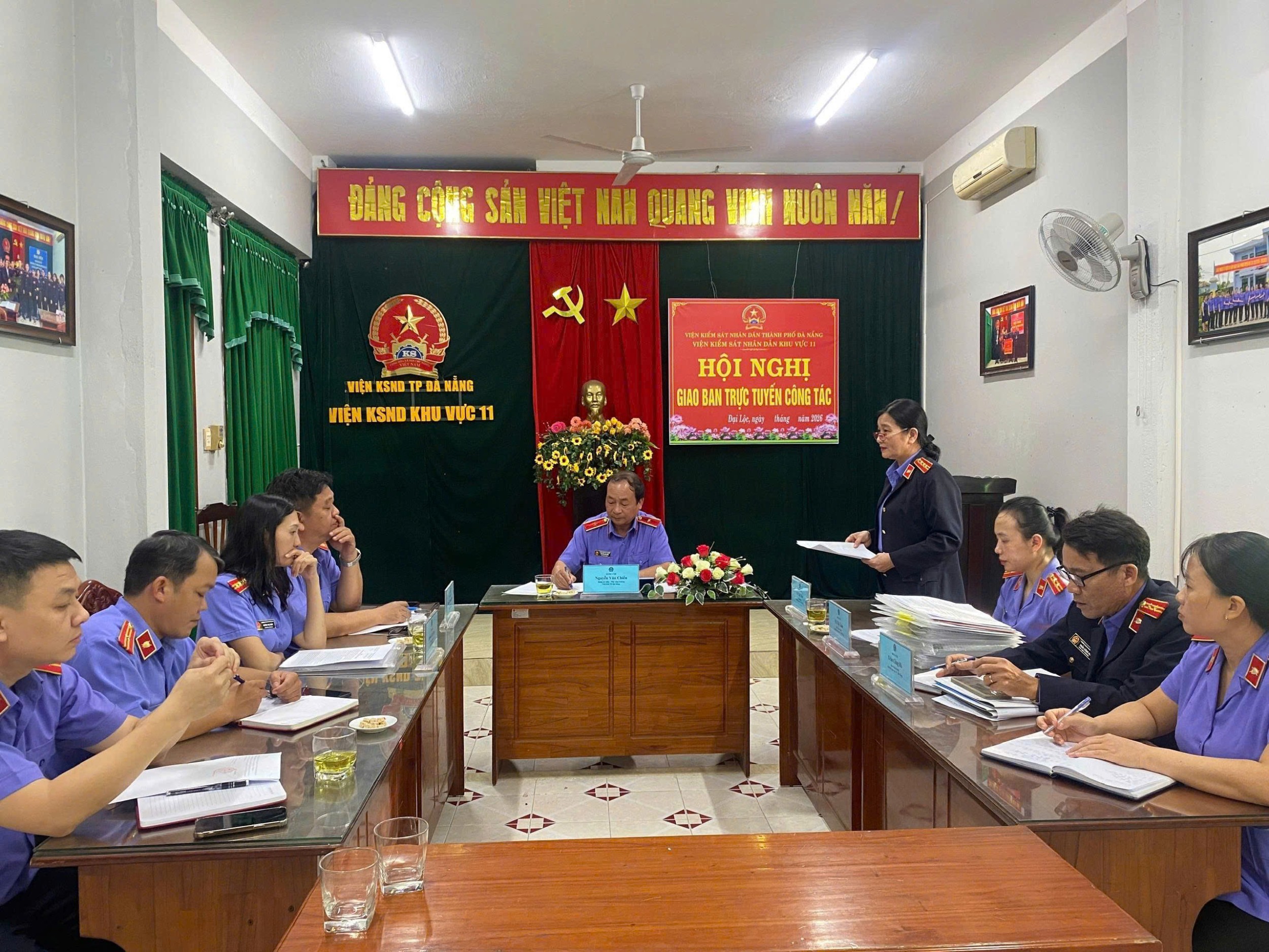 Đồng chí Nguyễn Văn Chiến – Phó Viện trưởng VKSND TP. Đà Nẵng làm việc với VKSND khu vực 11 về triển khai Nghị quyết 205/2025/QH15