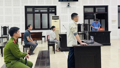 Xét xử vụ án chồng đâm gục vợ giữa đường phố Đà Nẵng rồi trộm xe tẩu thoát lên núi Sơn Trà