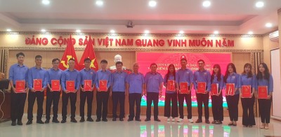 Viện kiểm sát nhân dân tỉnh Quảng Nam tổ chức thông báo  và trao quyết định tuyển dụng công chức