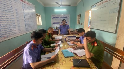 Trực tiếp kiểm sát việc tạm giữ, tạm giam và thi hành án phạt tù tại Nhà tạm giữ Công an huyện Đại Lộc Quý I năm 2025