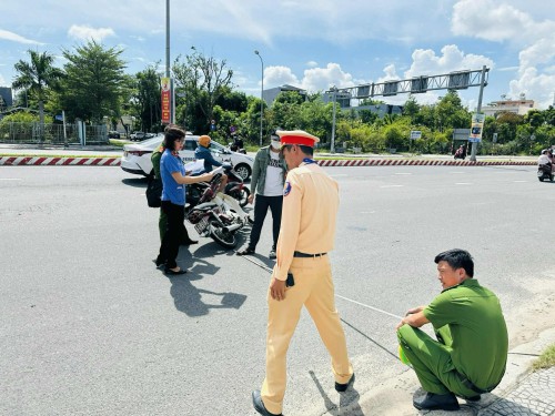 Viện Kiểm sát nhân dân khu vực 3 – Đà Nẵng kiểm sát việc dựng lại hiện trường vụ tai nạn giao thông