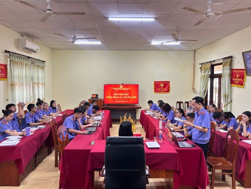 VIỆN KIỂM SÁT NHÂN DÂN KHU VỰC 3, THÀNH PHỐ ĐÀ NẴNG SINH HOẠT CHUYÊN ĐỀ TRIỂN KHAI CÁC VĂN BẢN MỚI