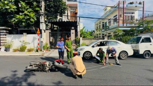 Kiểm sát viên VKSND khu vực 10, TP Đà Nẵng tham gia thực nghiệm điều tra vụ án “vi phạm quy định về tham gia giao thông đường bộ” trên địa bàn thành phố