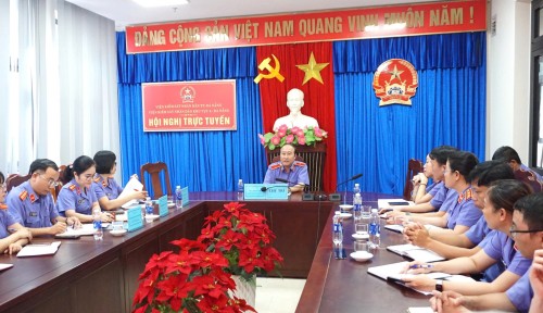Viện trưởng Viện Kiểm sát nhân dân thành phố Đà Nẵng thăm và làm việc với công chức, người lao động Viện Kiểm sát nhân dân khu vực 2