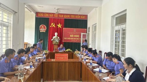 Viện trưởng Viện kiểm sát nhân dân thành phố Đà Nẵng thăm và làm việc với Viện kiểm sát nhân dân khu vực 9