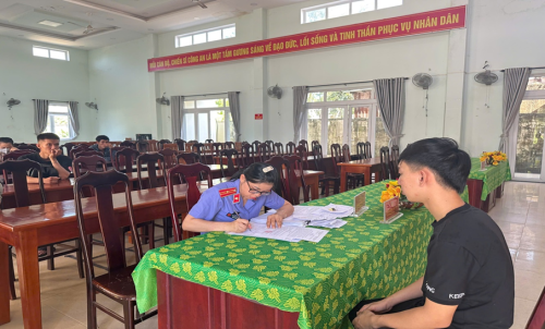 VKSND khu vực 10 tăng cường công tác xác minh điều kiện thi hành án dân sự