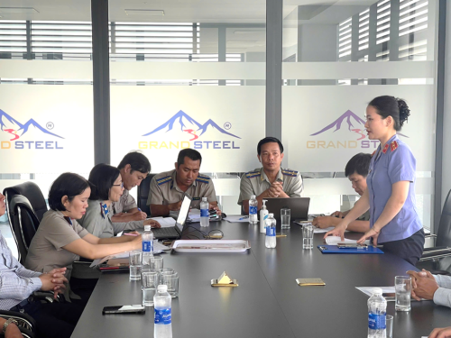 VKSND khu vực 10 kiểm sát việc cưỡng chế thi hành án của Phòng thi hành án dân sự khu vực 10