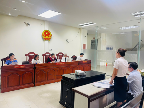 Viện Kiểm sát nhân dân khu vực 3 – Đà Nẵng tổ chức phiên tòa rút kinh nghiệm kết hợp trình chiếu chứng cứ vụ án dân sự.