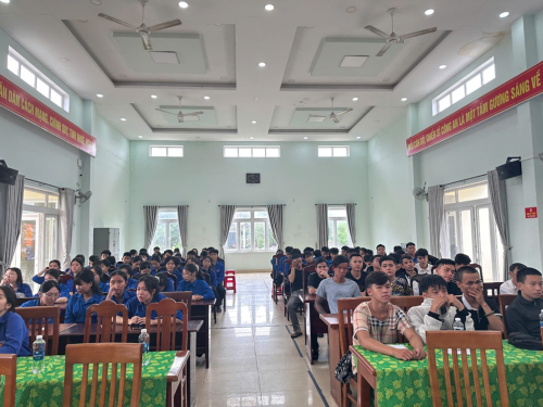 Viện kiểm sát nhân dân Khu vực 10, thành phố Đà Nẵng phối hợp tổ chức tuyên truyền, phổ biến giáo dục pháp luật.