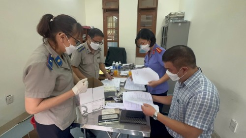 VKSND khu vực 3 - Đà Nẵng kiểm sát chặt chẽ việc tiêu hủy vật chứng và sung công quỹ Nhà nước.