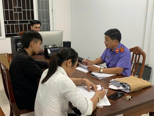 VIỆN KIỂM SÁT NHÂN DÂN KHU VỰC 5, THÀNH PHỐ ĐÀ NẴNG TIẾN HÀNH THỰC HIỆN VIỆC HỎI CUNG BỊ CAN CÓ THIẾT BỊ GHI ÂM, GHI HÌNH CO ÂM THANH