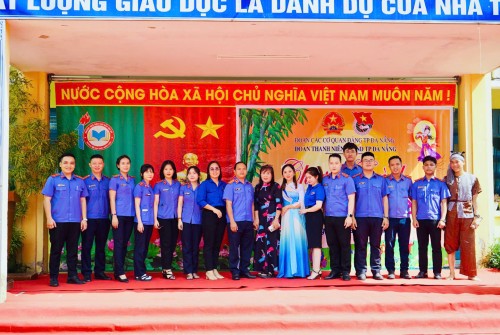 Đoàn thanh niên VKSND thành phố thực hiện chương trình thiện nguyện  "Trung thu cho em năm 2025"