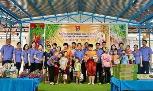 Chi đoàn VKSND khu vực 10 – Đà Nẵng: Một mùa trăng ý nghĩa