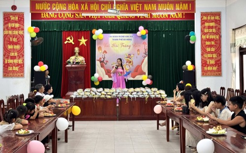 Chi đoàn VKSND Khu vực 7 - Đà Nẵng tổ chức Chương trình "VUI HỘI TRĂNG RẰM" cho các cháu thiếu nhi.