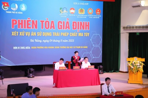 Tổ chức phiên tòa giả định hưởng ứng Ngày Pháp luật Việt Nam