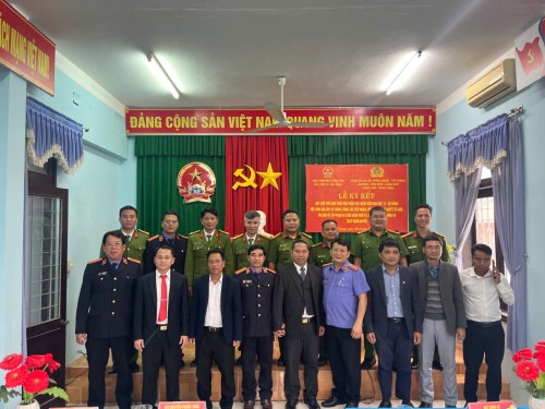 VIỆN KIỂM SÁT NHÂN DÂN KHU VỰC 12 CHỦ TRÌ TỔ CHỨC  LỄ KÝ KẾT QUY CHẾ PHỐI HỢP VỚI UỶ BAN NHÂN DÂN  VÀ CÔNG AN 7 XÃ TRÊN ĐỊA BÀN KHU VỰC