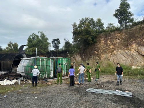 Viện KSND khu vực 4 kiểm sát khám nghiệm hiện trường vụ cháy tại xã Bà Nà