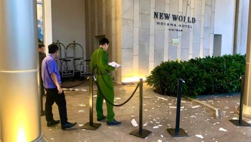 Viện kiểm sát nhân dân khu vực 10 tham gia khám nghiệm hiện trường vụ người nước ngoài chết tại khách sạn New World Hoiana