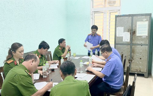 VKSND khu vực 4 - Đà Nẵng trực tiếp kiểm sát việc tạm giữ, tạm giam  và thi hành án phạt tù tại Phân trại tạm giam Hòa Khánh