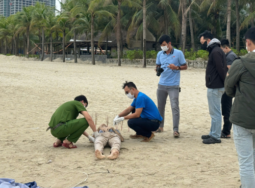 Sáng ngày 30/11/2025, người dân phát hiện một thi thể (chưa rõ nhân thân lai lịch) trôi dạt vào bờ biển thuộc địa phận phường An Hải, thành phố Đà Nẵng.