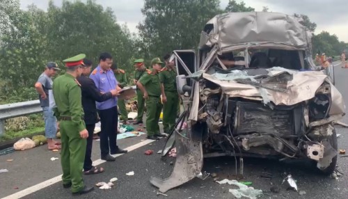 VKSND KHU VỰC 5 KIỂM SÁT KHÁM NGHIỆM HIỆN TRƯỜNG VỤ TAI NẠN GIAO THÔNG GÂY HẬU QUẢ ĐẶC BIỆT NGHIÊM TRỌNG