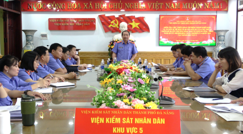 VKSND THÀNH PHỐ ĐÀ NẴNG KIỂM TRA VIỆC TRIỂN KHAI THÍ ĐIỂM VKSND KHỞI KIỆN VỤ ÁN DÂN SỰ CÔNG ÍCH THEO NGHỊ QUYẾT 205/2025/QH15 CỦA QUỐC HỘI TẠI VKSND KHU VỰC 5