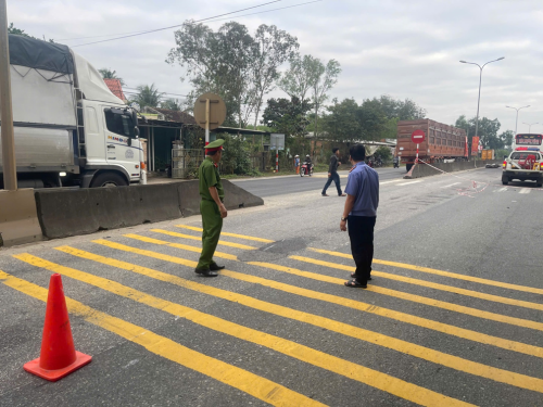 VKSND KHU VỰC 5 KIỂM SÁT KHÁM NGHIỆM HIỆN TRƯỜNG VỤ TAI NẠN GIAO THÔNG GÂY HẬU QUẢ NGHIÊM TRỌNG