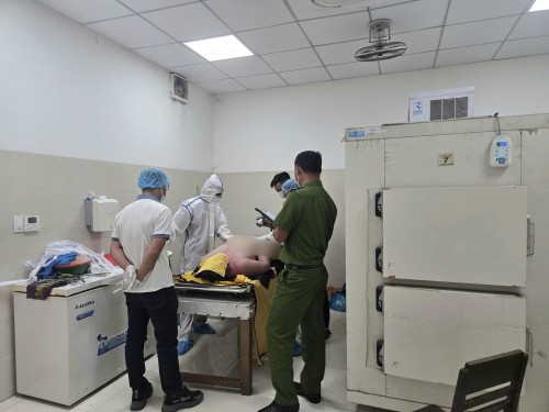 Khám nghiệm tử thi vụ người nước ngoài chết chưa rõ nguyên nhân trên địa bàn phường Ngũ Hành Sơn, thành phố Đà Nẵng