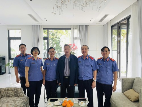 Lãnh đạo Viện KSND thành phố tổ chức thăm, chúc tết các Mẹ Việt Nam Anh Hùng và hưu trí của ngành KSND