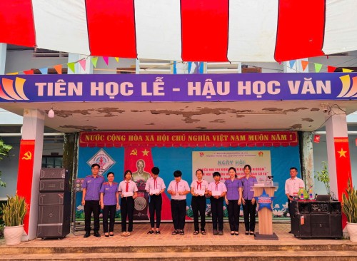 Chi đoàn Viện kiểm sát nhân dân khu vực 1 lan tỏa yêu thương tại Trường THCS Nguyễn Tri Phương