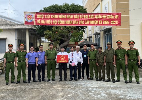 VKSND KHU VỰC 5 KIỂM SÁT VIỆC BẢO ĐẢM QUYỀN BẦU CỬ CỦA NGƯỜI BỊ TẠM GIỮ, TẠM GIAM TẠI PHÂN TRẠI TẠM GIAM TAM KỲ