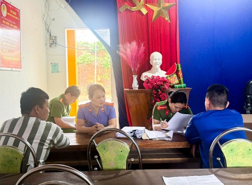 Kiểm sát viên VKSND khu vực 10, TP Đà Nẵng tham gia đối chất tại cơ sở giam giữ, nâng cao chất lượng giải quyết nguồn tin về tội phạm ma túy