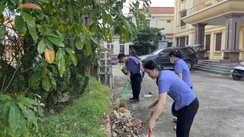 CHI ĐOÀN VIỆN KIỂM SÁT NHÂN DÂN KHU VỰC 10 – ĐÀ NẴNG HƯỞNG ỨNG “NGÀY CHỦ NHẬT XANH”