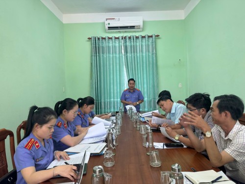 VKSND KHU VỰC 10 TRỰC TIẾP LÀM VIỆC VỚI UBND XÃ, PHƯỜNG  VỀ CÔNG TÁC THI HÀNH ÁN HÀNH CHÍNH