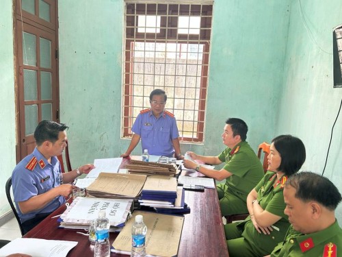 Viện kiểm sát nhân dân Khu vực 9 trực tiếp kiểm sát tạm giữ, tạm giam, thi hành án hình sự và công tác bầu cử tại Phân trại tạm giam Hiệp Đức