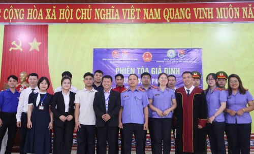 VKSND khu vực 8 - Đà Nẵng tổ chức "phiên toà giả định” tuyên truyền pháp luật tại trường DTNT THCS&THPT Nam Trà My