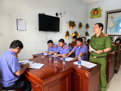 Viện KSND khu vực 2 trực tiếp kiểm sát tại Phân Trại tạm giam Ngũ Hành Sơn