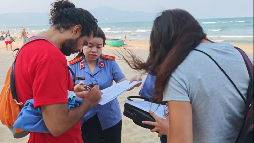 Viện KSND Khu vực 2 xác minh tình trạng lấn chiếm bãi biển để...