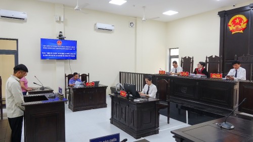Viện kiểm sát nhân dân khu vực 10 đẩy mạnh chuyển đổi số thông qua phiên tòa rút kinh nghiệm, trình chiếu chứng cứ