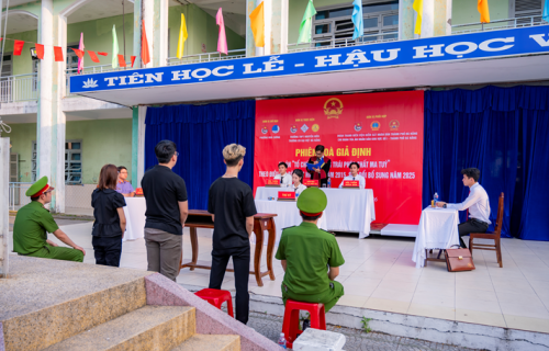 Đoàn thanh niên VKS thành phố Đà Nãng tổ chức “Phiên tòa giả định” tại trường THPT Nguyễn Hiền