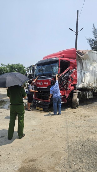 VIỆN KIỂM SÁT NHÂN DÂN KHU VỰC 11 KIỂM SÁT KHÁM NGHIỆM HIỆN TRƯỜNG, KHÁM NGHIỆM PHƯƠNG TIỆN VỤ TAI NẠN GIAO THÔNG
