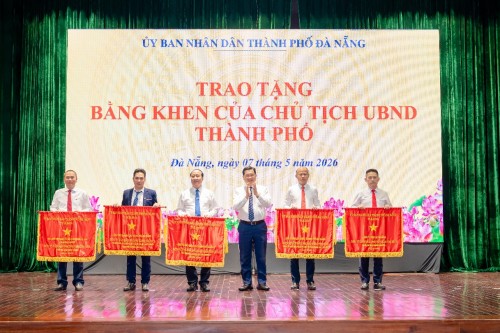 Viện kiểm sát nhân dân thành phố Đà Nẵng vinh dự nhận Cờ thi đua của UBND thành phố Đà Nẵng