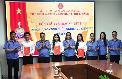 VKSND THÀNH PHỐ ĐÀ NẴNG TỔ CHỨC THÔNG BÁO VÀ TRAO QUYẾT ĐỊNH TUYỂN DỤNG CÔNG CHỨC NGHIỆP VỤ KIỂM SÁT NĂM 2026