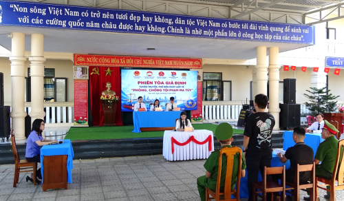 CHI ĐOÀN VKSND KHU VỰC 5 TỔ CHỨC PHIÊN TÒA GIẢ ĐỊNH VỚI CHỦ ĐỀ “PHÒNG, CHỐNG TỘI PHẠM MA TÚY TRONG MÔI TRƯỜNG HỌC ĐƯỜNG”