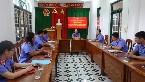ĐỒNG CHÍ TRẦN HOÀI NAM CÙNG ĐOÀN CÔNG TÁC ĐẾN THĂM VÀ LÀM VIỆC VỚI VKSND KHU VỰC 8 – ĐÀ NẴNG