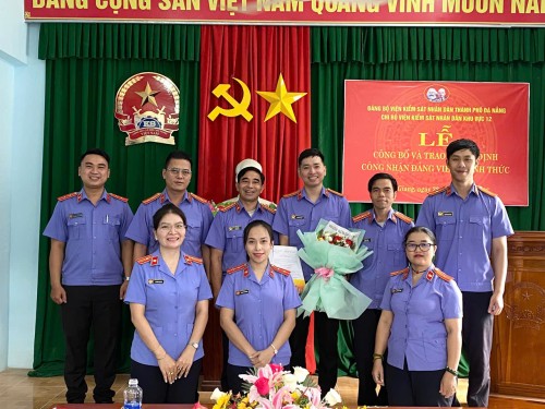 CHI BỘ VIỆN KSND KHU VỰC 12 - ĐÀ NẴNG TỔ CHỨC LỄ CÔNG BỐ VÀ TRAO QUYẾT ĐỊNH CÔNG NHẬN ĐẢNG VIÊN CHÍNH THỨC