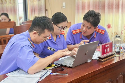 VKSND khu vực 10 tổ chức hội thi xây dựng Prompt (AI) dự thảo bản luận tội trong giải quyết vụ án hình sự