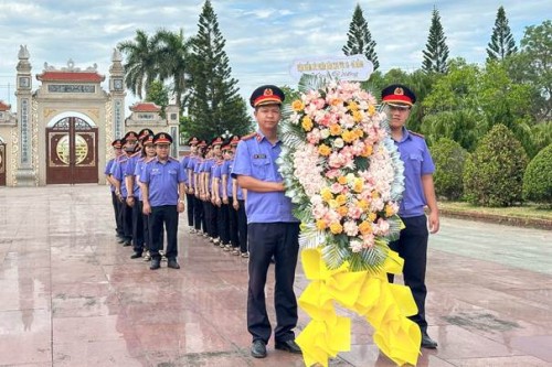 Viện kiểm sát nhân dân khu vực 10, thành phố Đà Nẵng tổ chức các hoạt động tri ân nhân Ngày Thương binh - Liệt sĩ